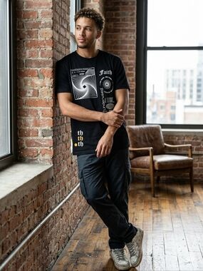 Faith Graphic Black Men's Dress Shirt, Streewear Graphic Tee Black & Gold Print